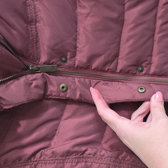 Eddie Bauer Women's Goose Down Puffer Fur Trim Burgendy Mauve Vest Petite XL - Picture 3 of 7